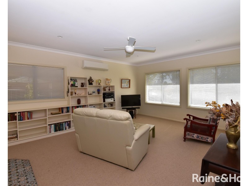 86 Gobolion Street, Wellington NSW 2820