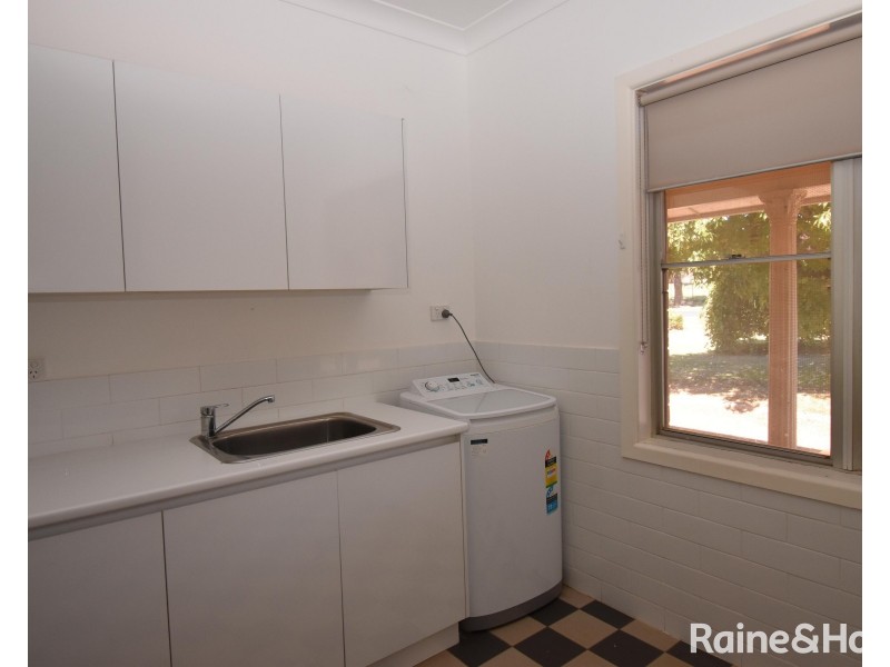 86 Gobolion Street, Wellington NSW 2820