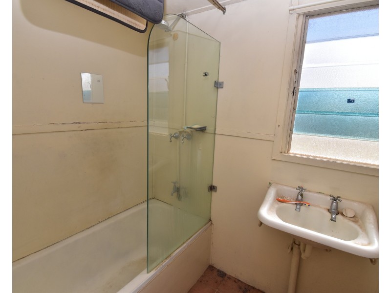 60 Whiteley Street, Wellington NSW 2820