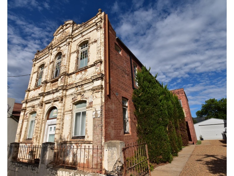 105-107 Lee Street Street, Wellington NSW 2820