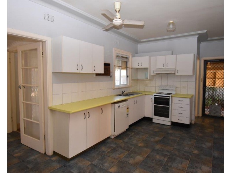 121 Warne Street, Wellington NSW 2820