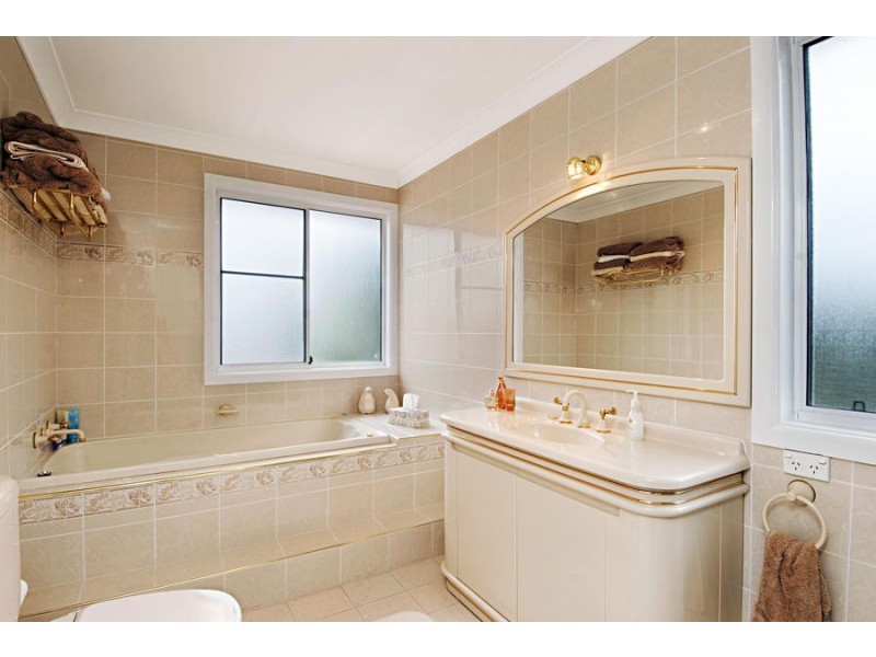 9 Clarence Crescent, Sylvania Waters NSW 2224