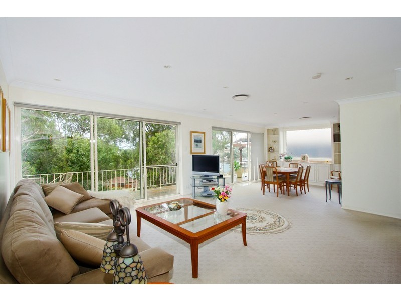 11 Fernleigh Road, Caringbah NSW 2229