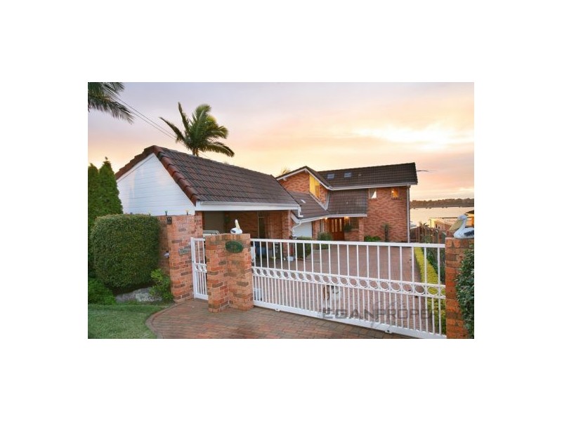39 Holt Road, Taren Point NSW 2229