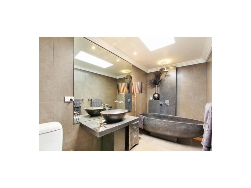 14 Maroopna Road, Yowie Bay NSW 2228