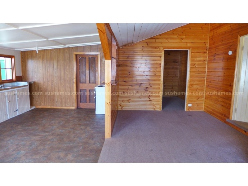 21 Main Street, Wilmot TAS 7310