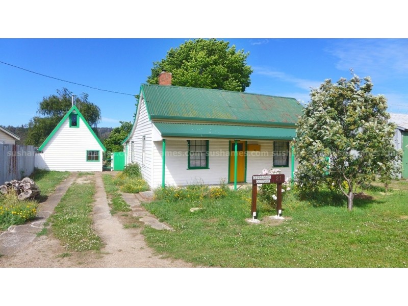 21 Main Street, Wilmot TAS 7310