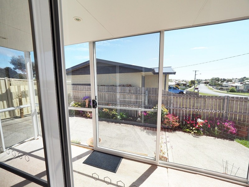 2/30 Middle Road, Devonport TAS 7310