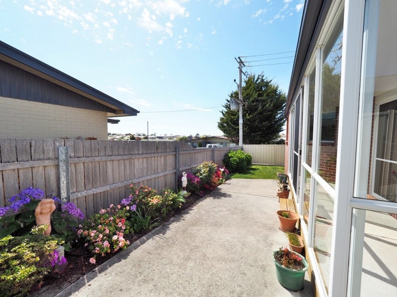 2/30 Middle Road, Devonport TAS 7310