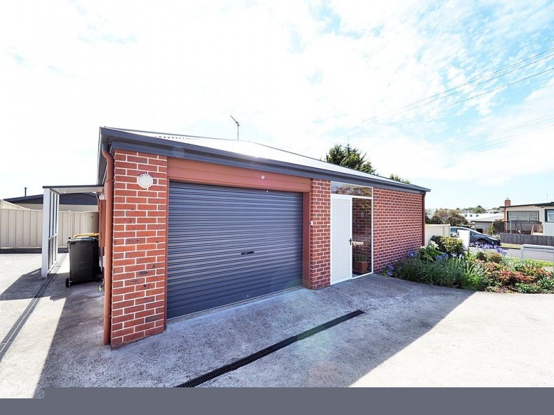 2/30 Middle Road, Devonport TAS 7310