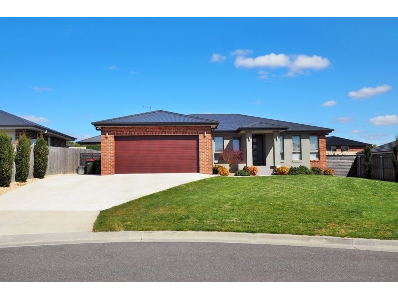 16 Senator Court, Newnham TAS 7248