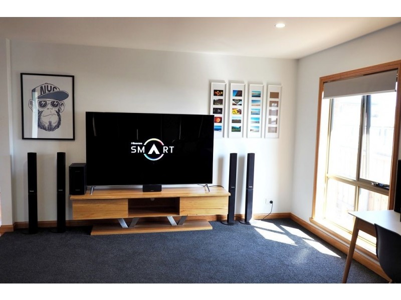 16 Senator Court, Newnham TAS 7248