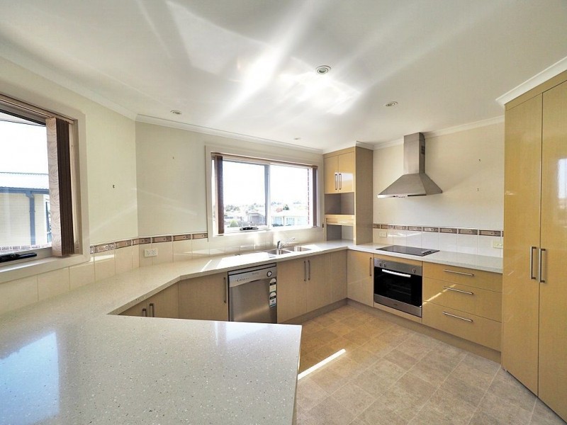 2/30 Middle Road, Devonport TAS 7310