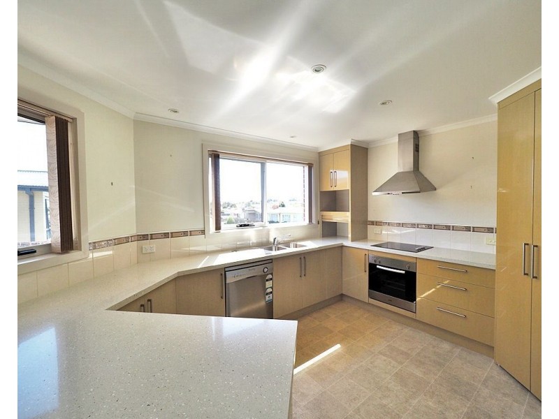 2/30 Middle Road, Devonport TAS 7310