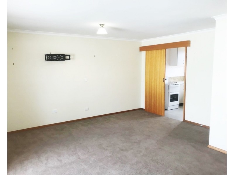 2/4 Symbister Street, Devonport TAS 7310