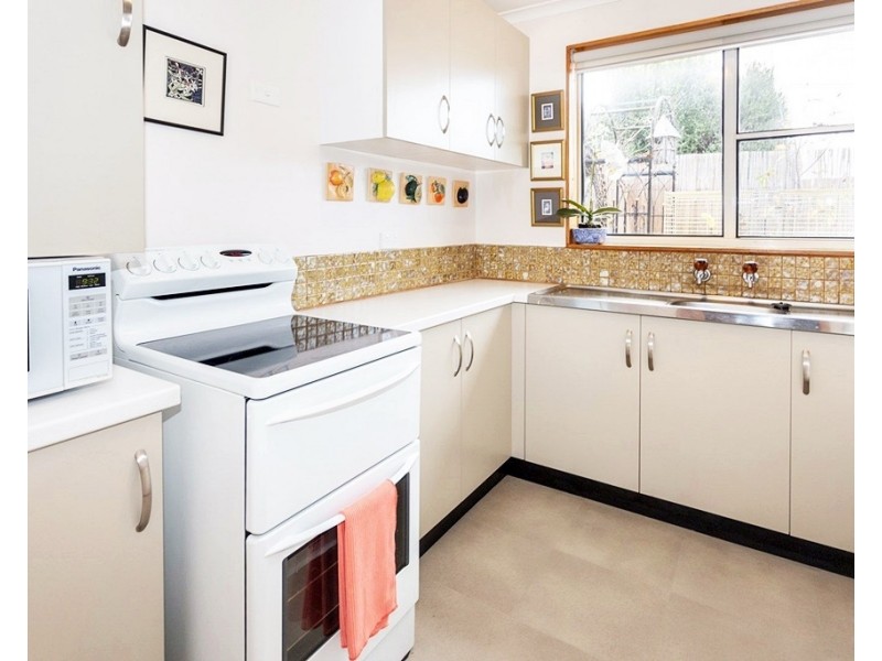 2/4 Symbister Street, Devonport TAS 7310