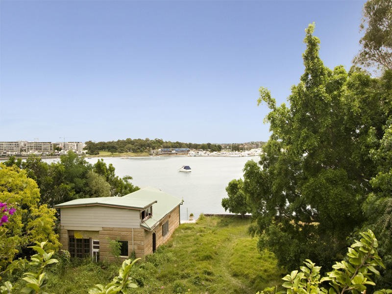 2A Checkley, Abbotsford NSW 2046