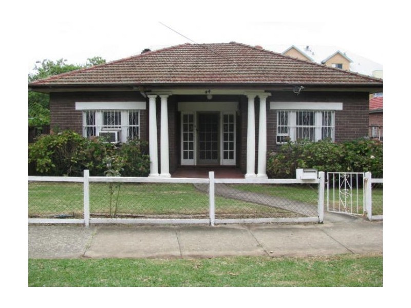 44 Loftus Crescent, Homebush NSW 2140