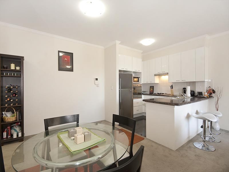 1 Blackadder Close, Chiswick NSW 2046