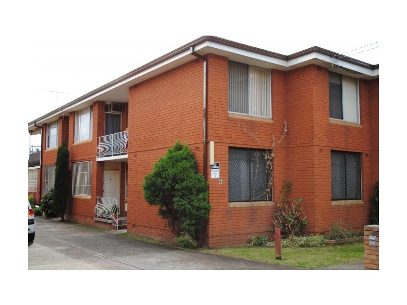 2/4 Holland Place, Lakemba NSW 2195