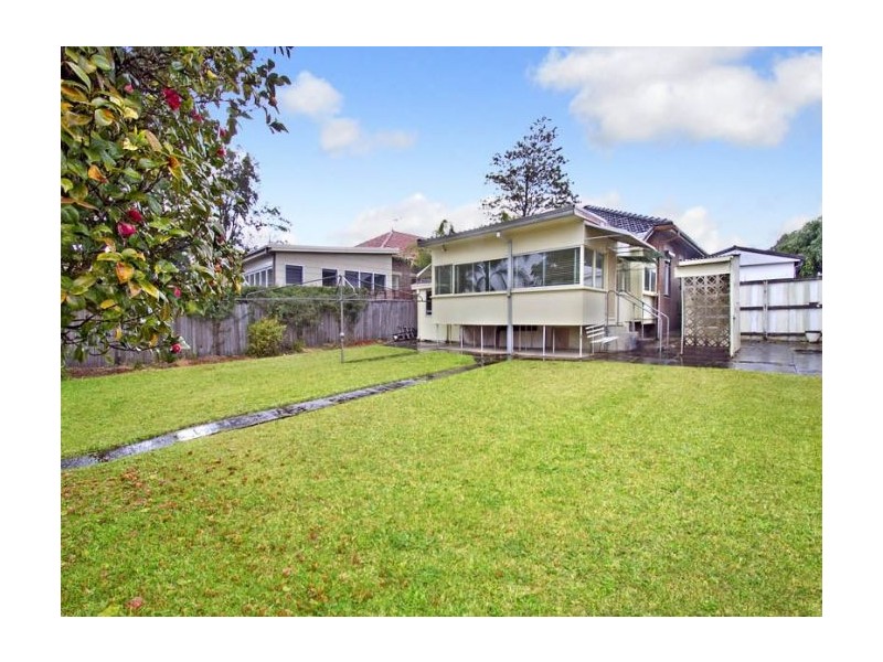 6 Lucas Ave, Russell Lea NSW 2046