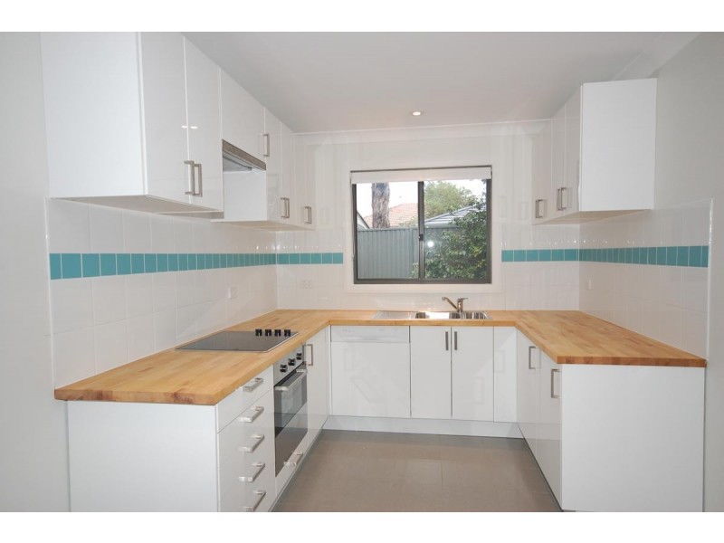 1A Deakin Place, Kirrawee NSW 2232