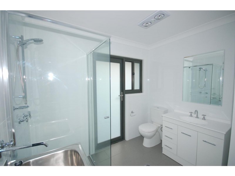 1A Deakin Place, Kirrawee NSW 2232