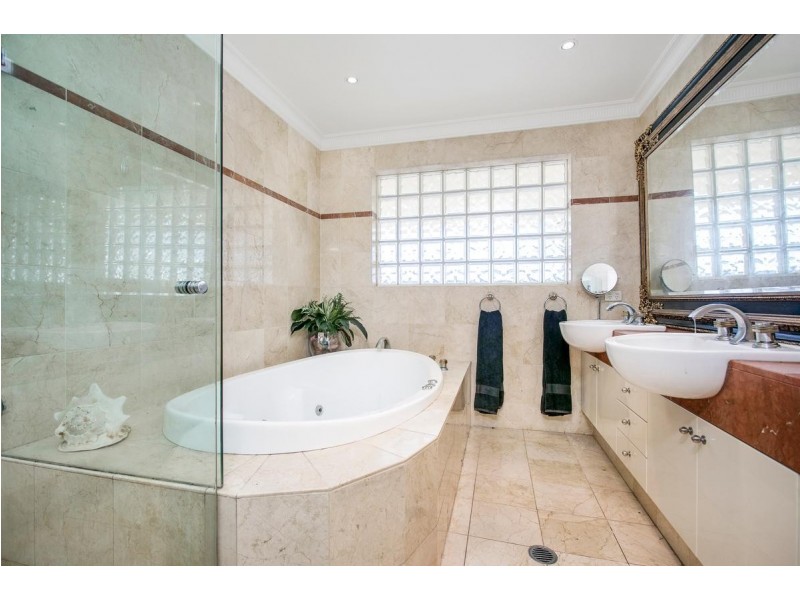 24 MacIntyre Crescent, Sylvania Waters NSW 2224