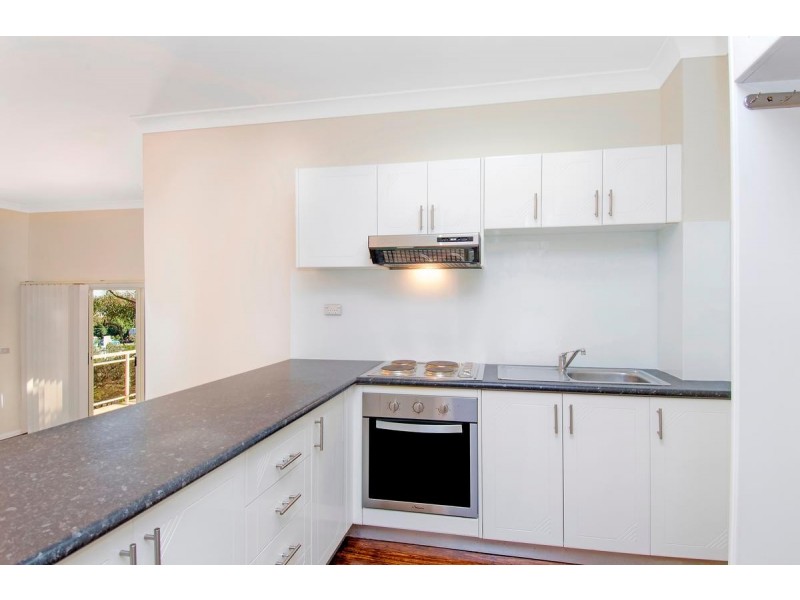 2/50 The Grand Parade, Sutherland NSW 2232