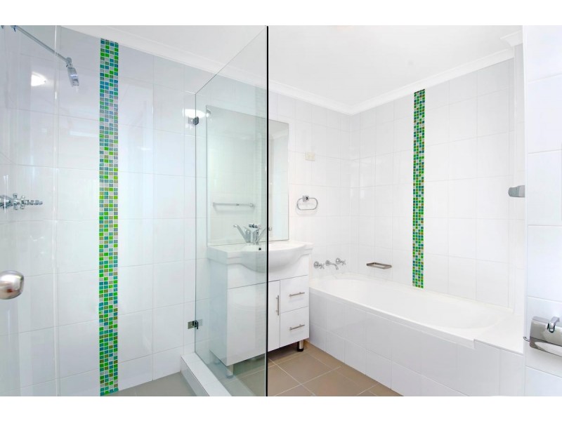 2/50 The Grand Parade, Sutherland NSW 2232