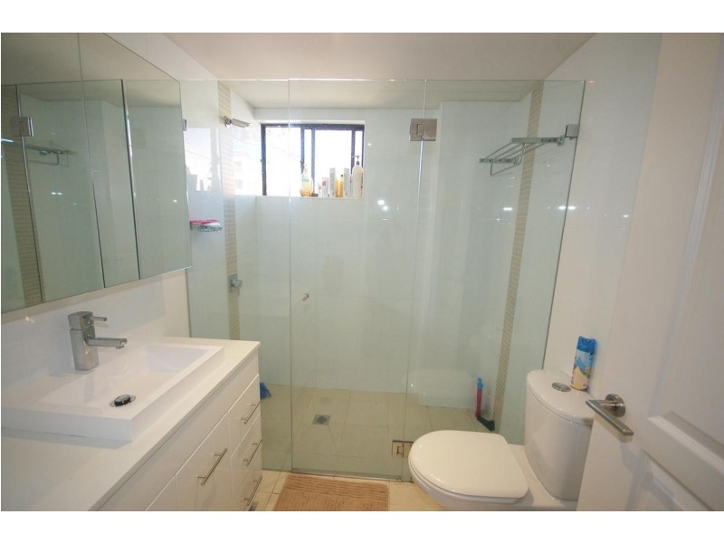 18/6-8 Banksia Rd, Caringbah NSW 2229