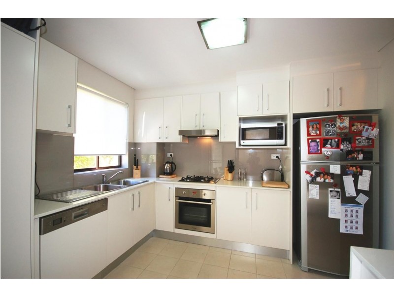 18/6-8 Banksia Rd, Caringbah NSW 2229