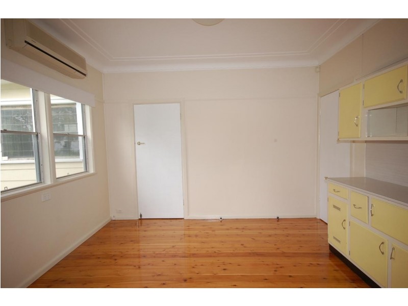 1 Deakin Place, Kirrawee NSW 2232