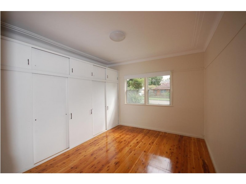 1 Deakin Place, Kirrawee NSW 2232