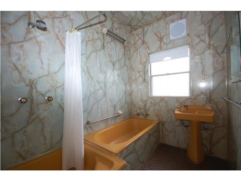 1 Deakin Place, Kirrawee NSW 2232