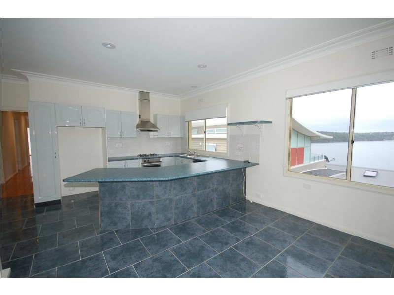 11 Swan Street, Lilli Pilli NSW 2229