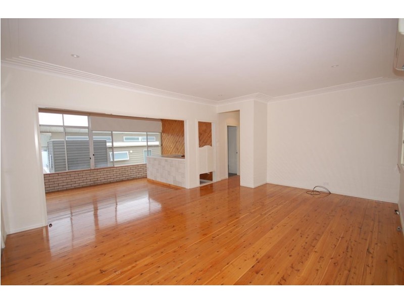 11 Swan Street, Lilli Pilli NSW 2229