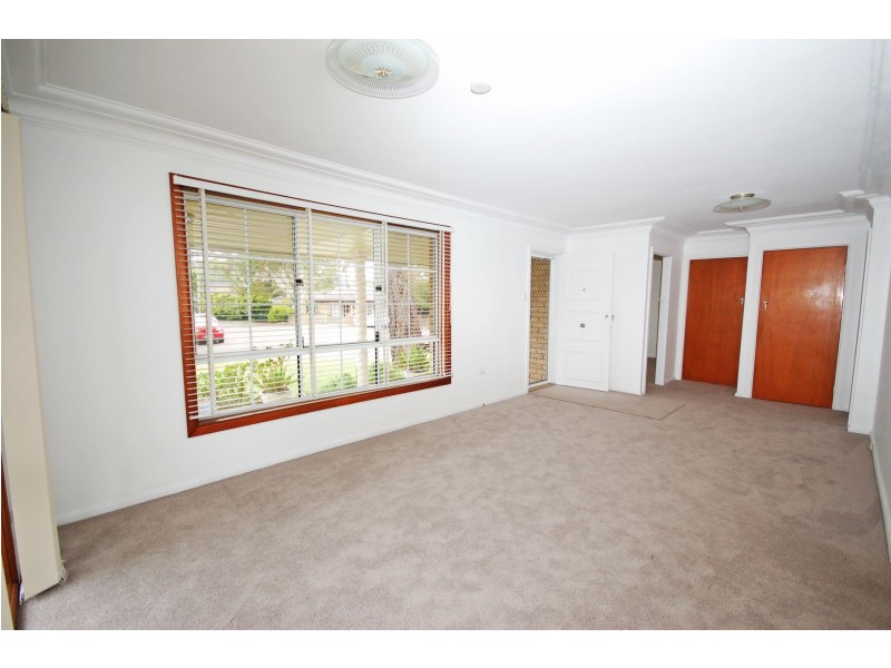 5 Deakin Place, Kirrawee NSW 2232