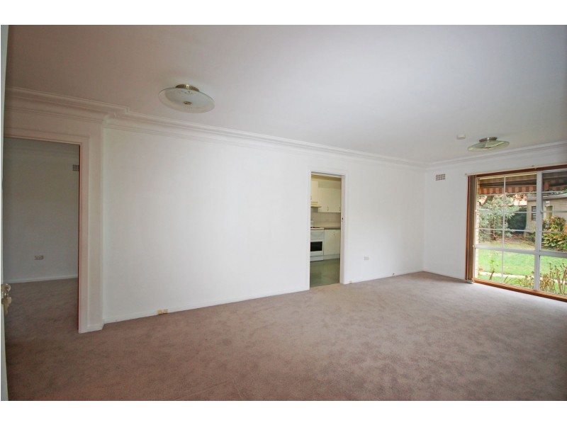 5 Deakin Place, Kirrawee NSW 2232