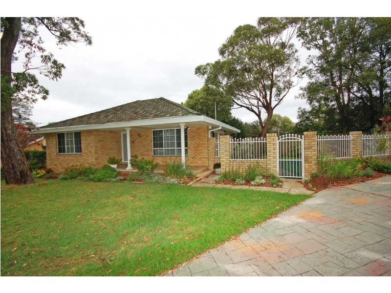 5 Deakin Place, Kirrawee NSW 2232
