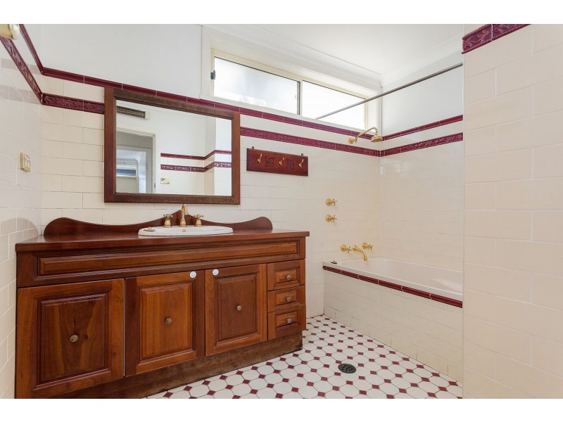 70 Serpentine Road, Kirrawee NSW 2232