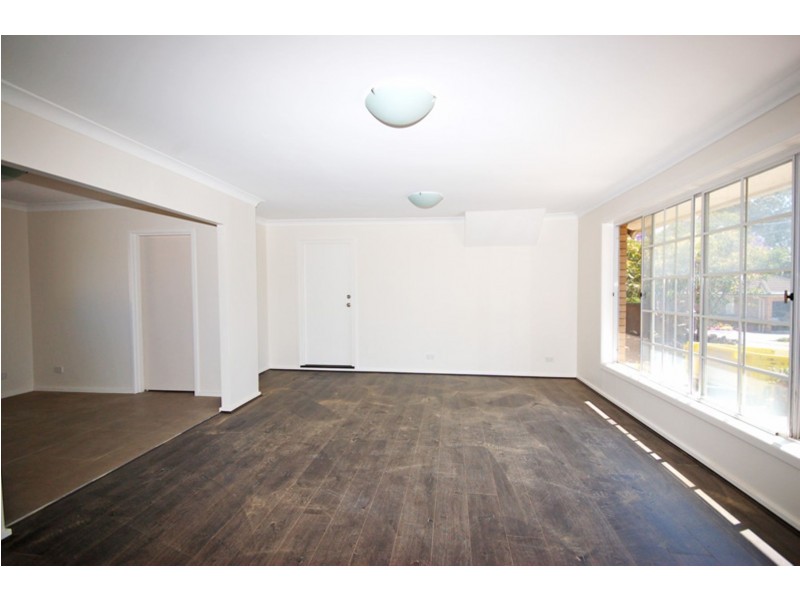 3 Deakin Place, Kirrawee NSW 2232