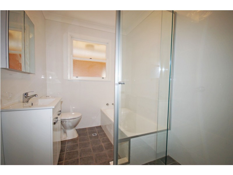 3 Deakin Place, Kirrawee NSW 2232