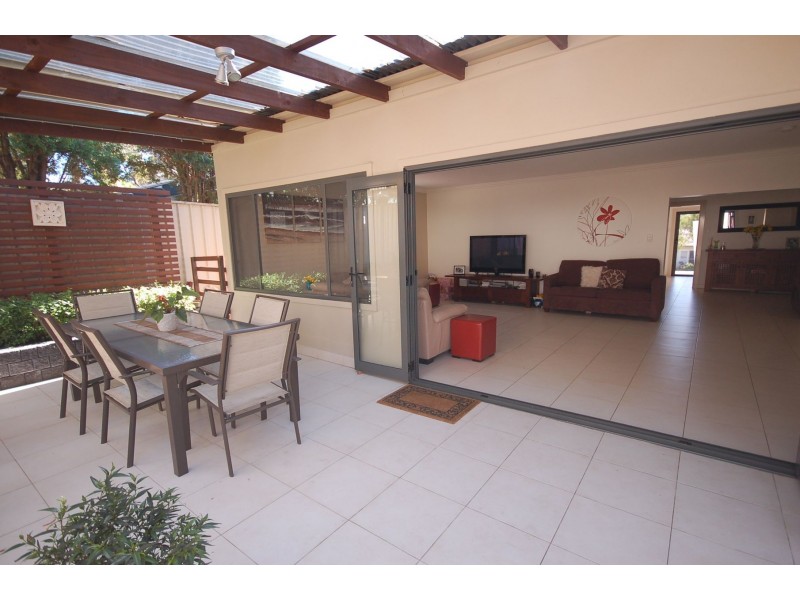 18 Kanoona Road, Caringbah NSW 2229