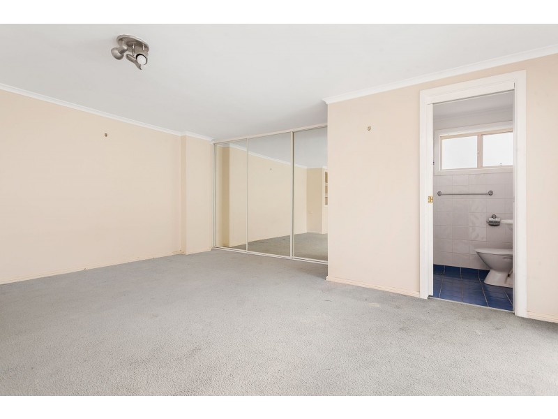 70 Serpentine Road, Kirrawee NSW 2232