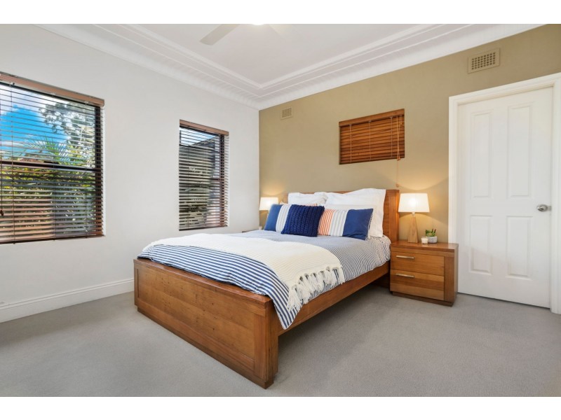 172 Gymea Bay Road, Gymea Bay NSW 2227