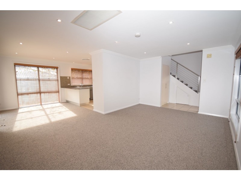 2/34 Jacaranda Road, Caringbah NSW 2229