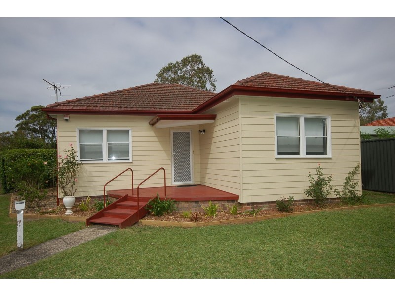 1  Deakin Place, Kirrawee NSW 2232