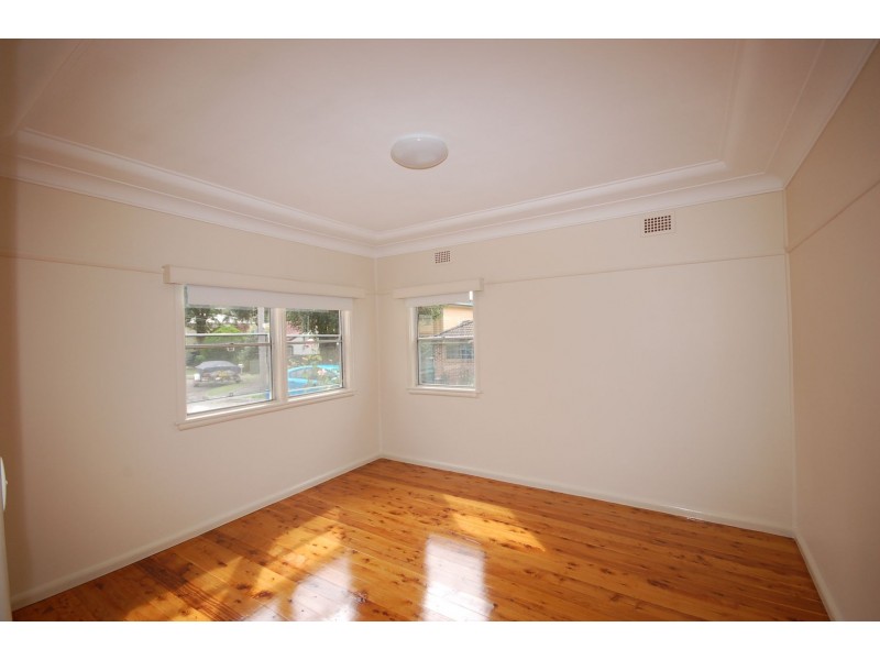 1  Deakin Place, Kirrawee NSW 2232