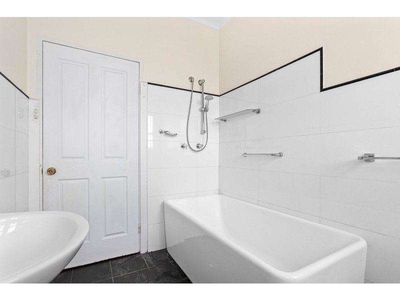 4 Caringbah Road, Woolooware NSW 2230